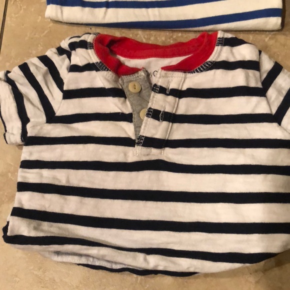Baby boy GAP 3-6 month onesies - Picture 3 of 4